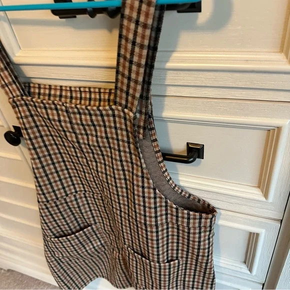 Plaid Overall Dress - Picture 5 of 6